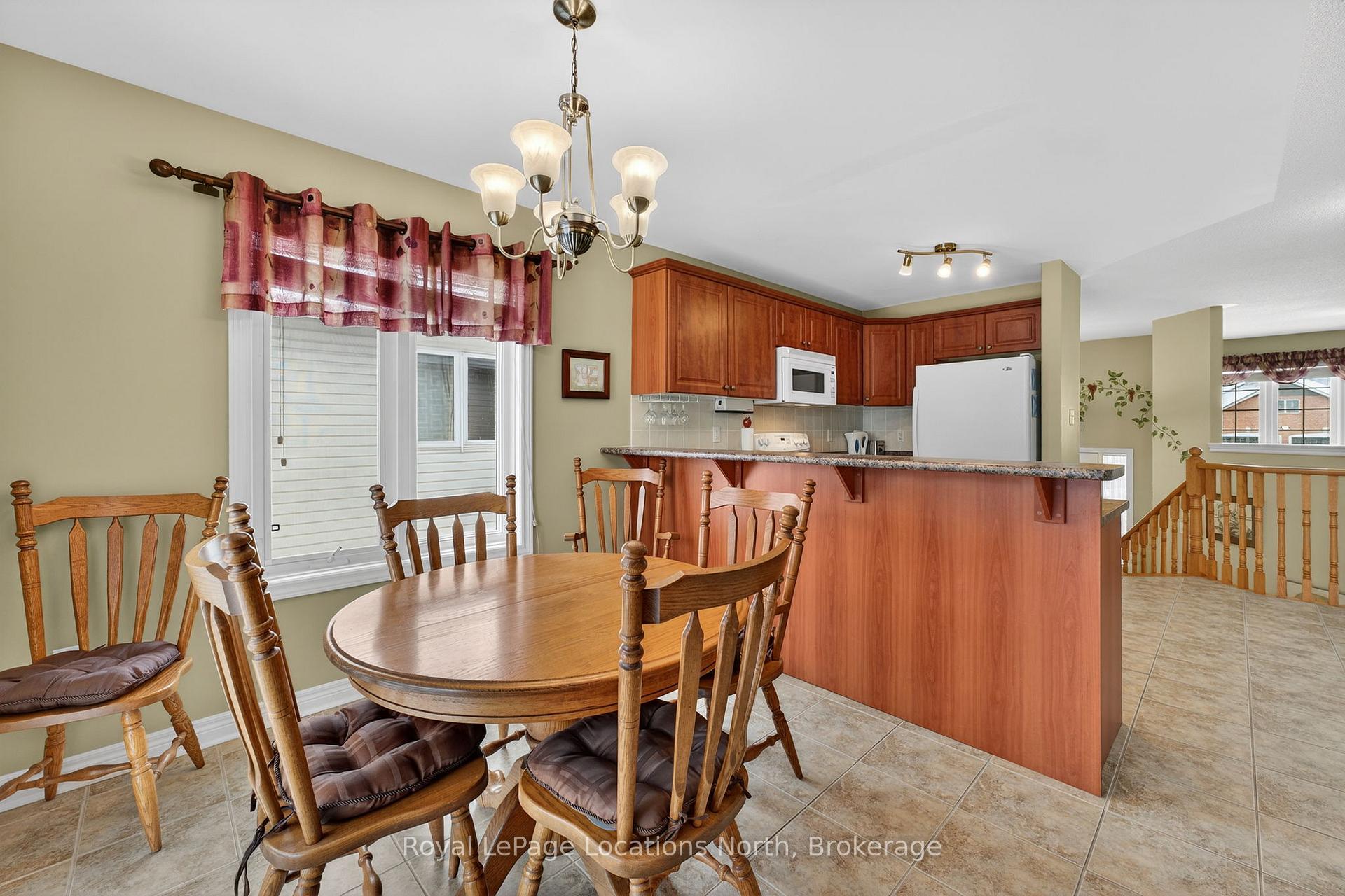 Photo 11 of 15 Princess Point Drive, Wasaga Beach — HOMEH