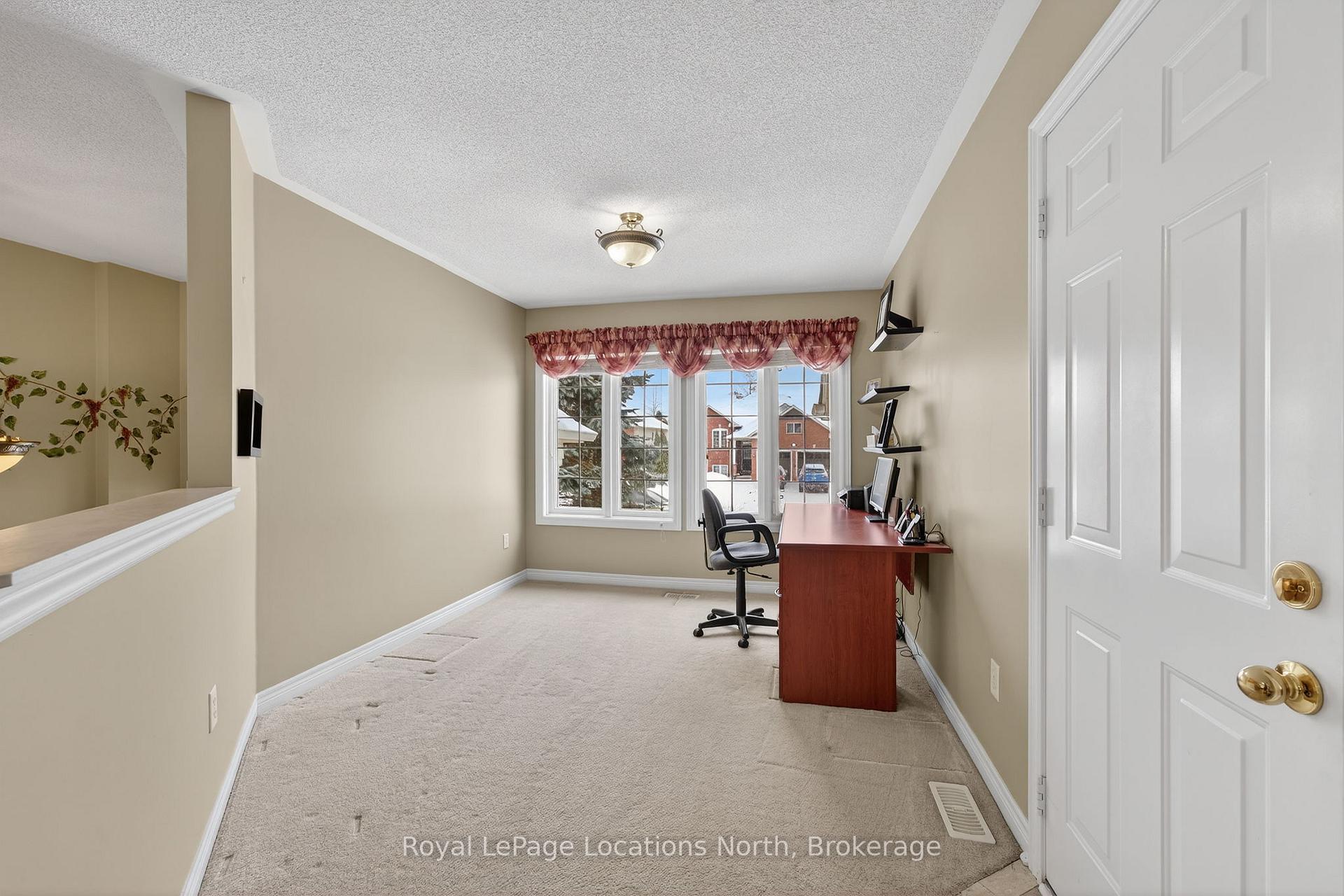 Photo 18 of 15 Princess Point Drive, Wasaga Beach — HOMEH