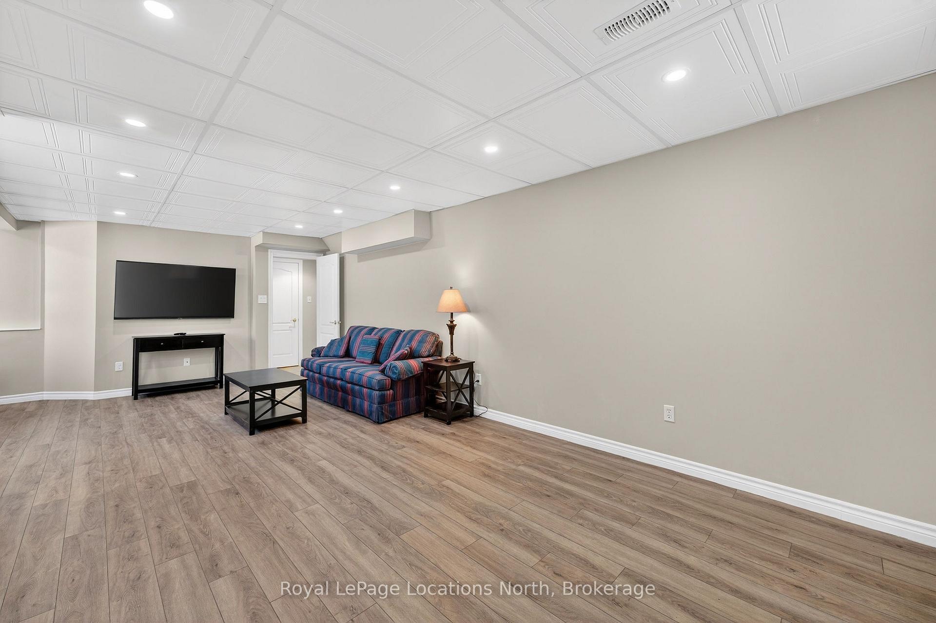Photo 39 of 15 Princess Point Drive, Wasaga Beach — HOMEH
