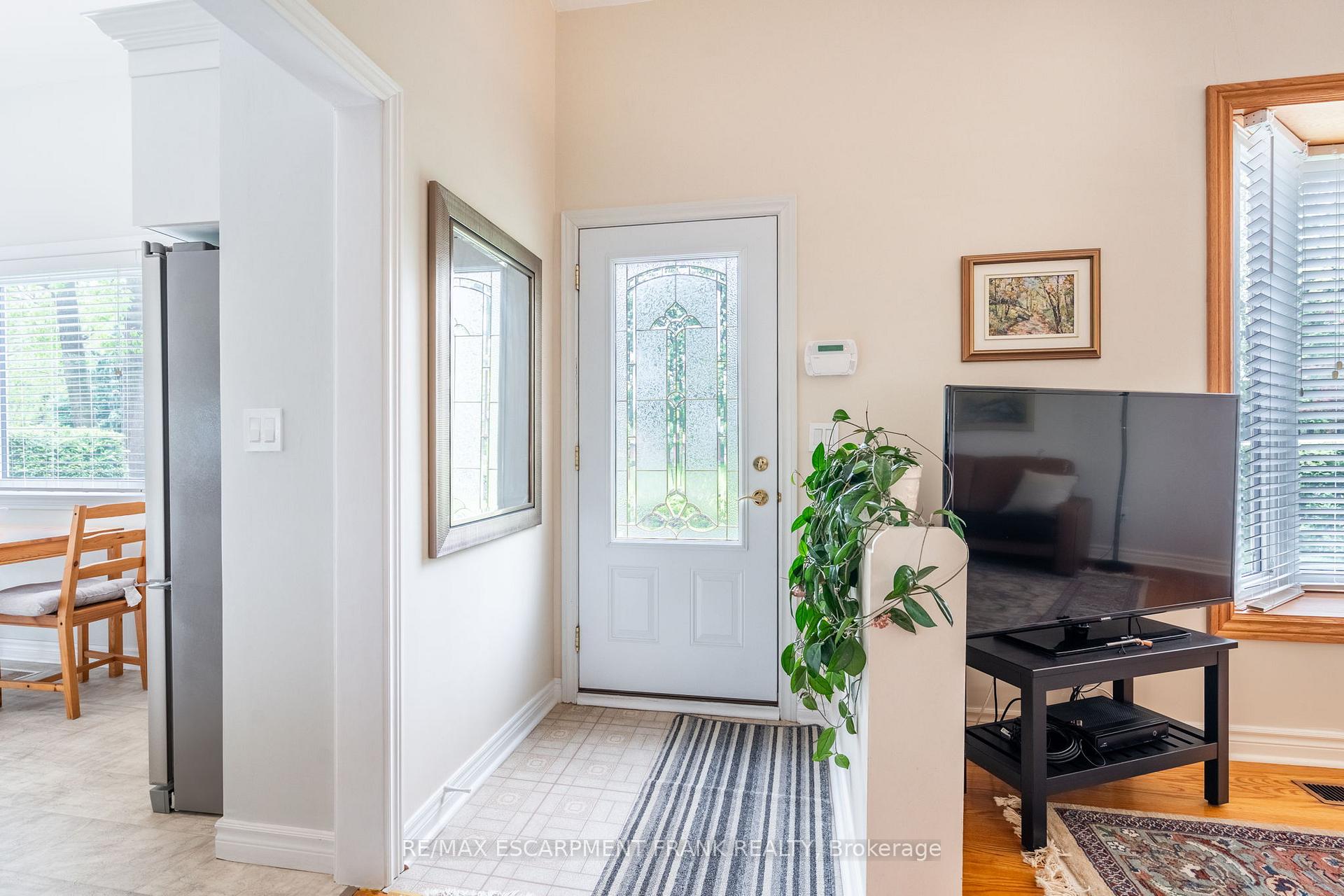 Photo 10 of 1293 Dunbar Road, Burlington, Mountainside — HOMEH