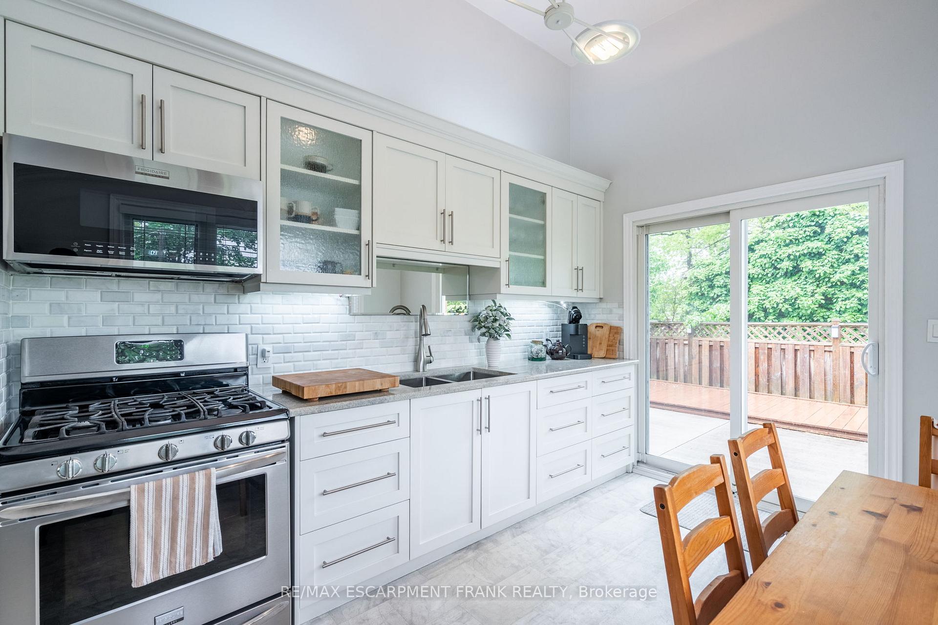 Photo 17 of 1293 Dunbar Road, Burlington, Mountainside — HOMEH