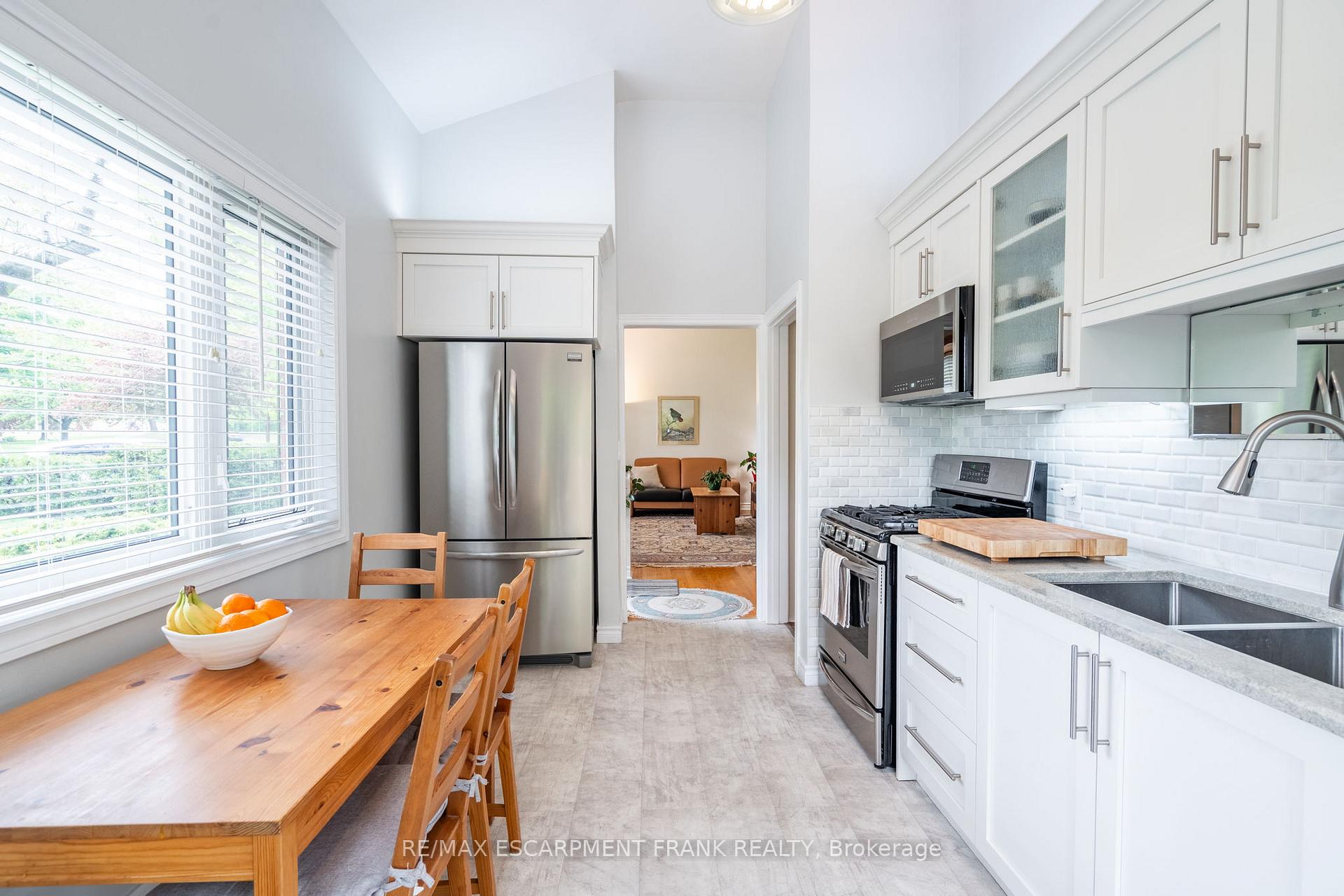 Photo 23 of 1293 Dunbar Road, Burlington, Mountainside — HOMEH