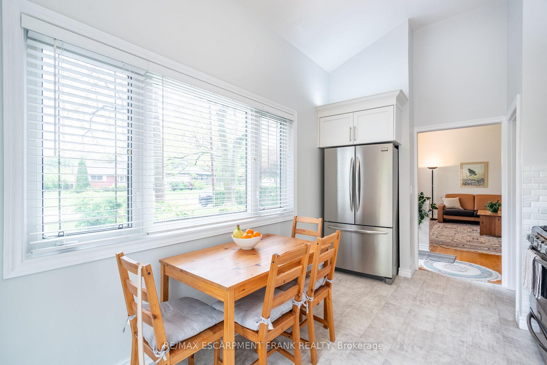 Photo 8 of 1293 Dunbar Road, Burlington, Mountainside — HOMEH