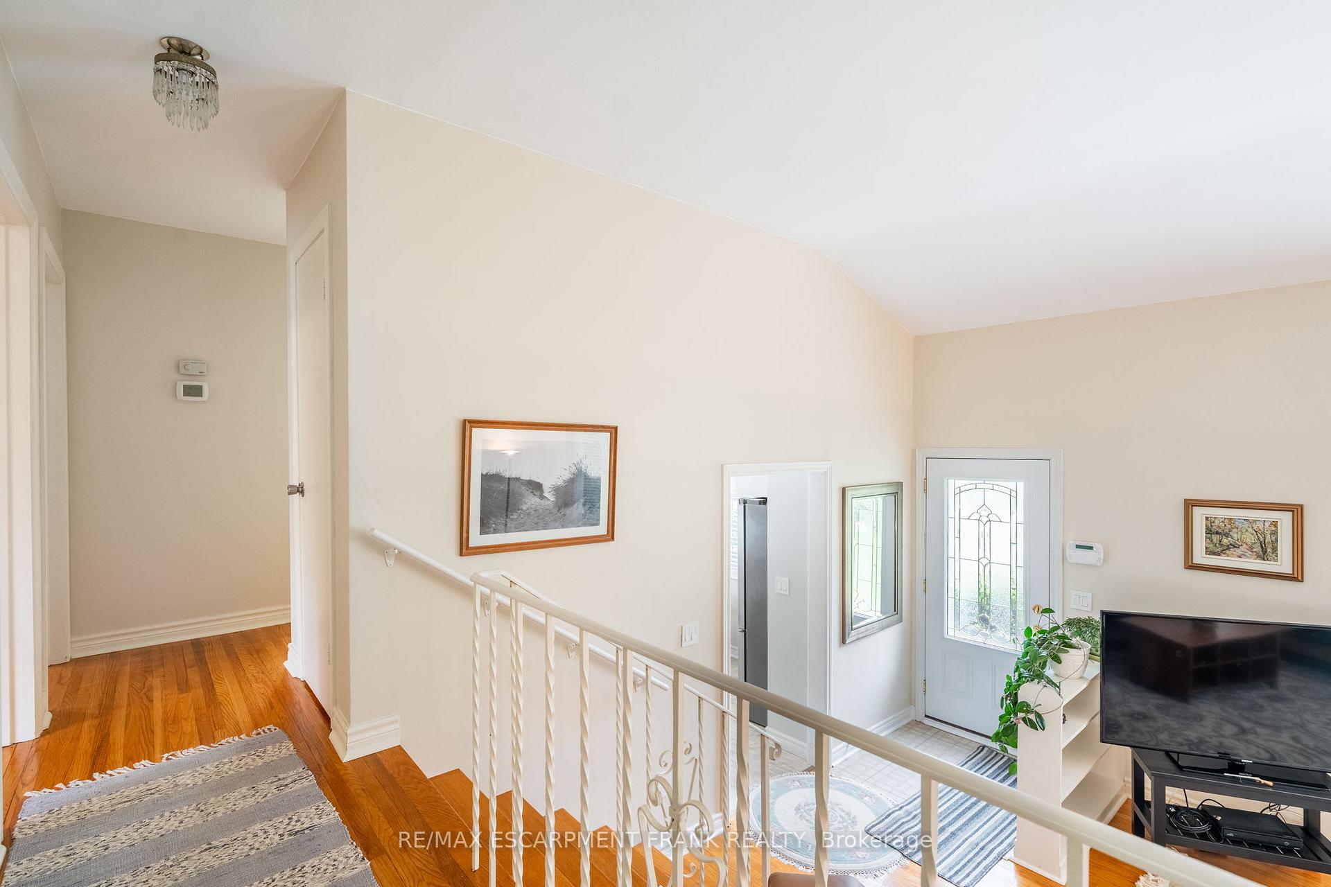 Photo 3 of 1293 Dunbar Road, Burlington, Mountainside — HOMEH