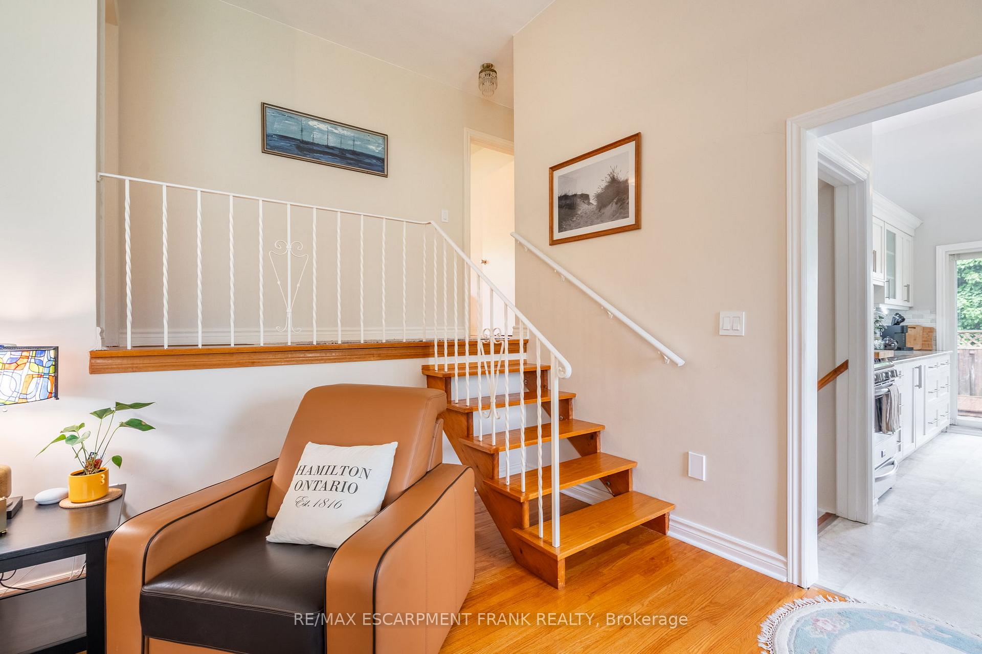 Photo 5 of 1293 Dunbar Road, Burlington, Mountainside — HOMEH