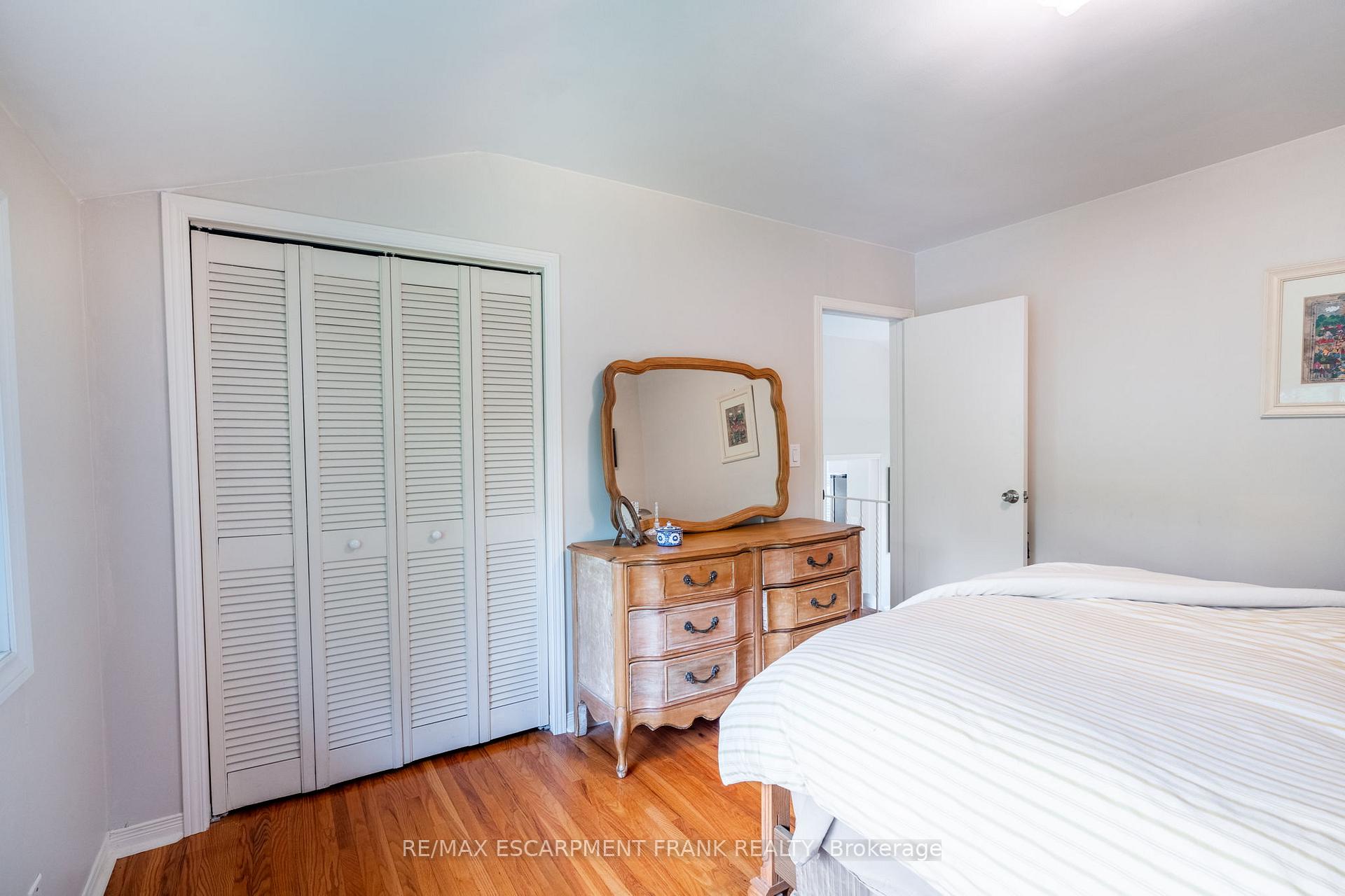 Photo 25 of 1293 Dunbar Road, Burlington, Mountainside — HOMEH
