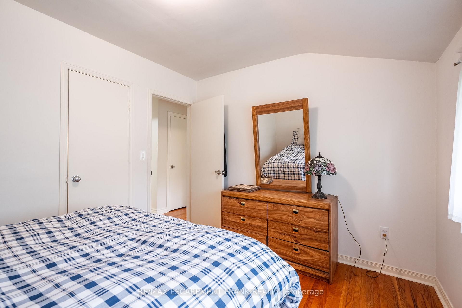 Photo 16 of 1293 Dunbar Road, Burlington, Mountainside — HOMEH