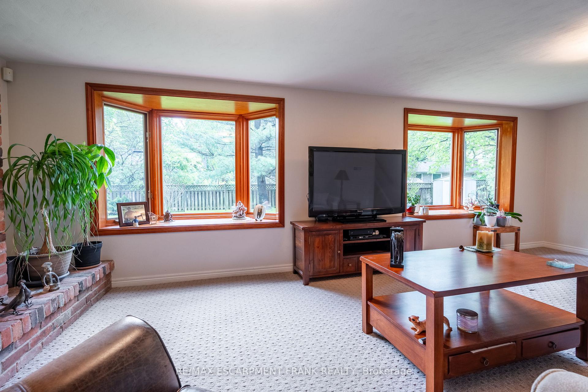 Photo 14 of 1293 Dunbar Road, Burlington, Mountainside — HOMEH