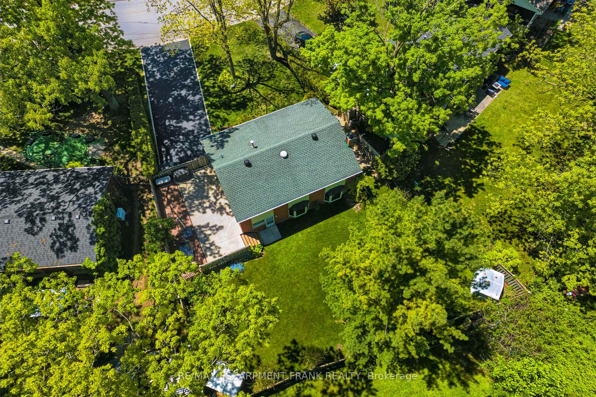 Photo 31 of 1293 Dunbar Road, Burlington, Mountainside — HOMEH