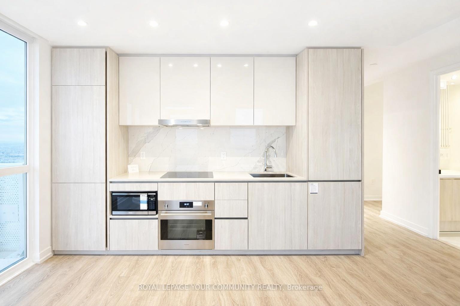 Photo 13 of Unit 4812, 8 Interchange Way S, Vaughan, Vaughan Corporate Centre — HOMEH
