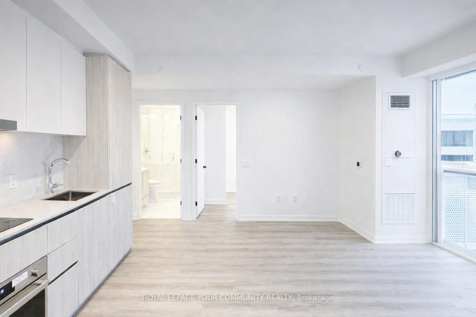 Photo 10 of Unit 4812, 8 Interchange Way S, Vaughan, Vaughan Corporate Centre — HOMEH