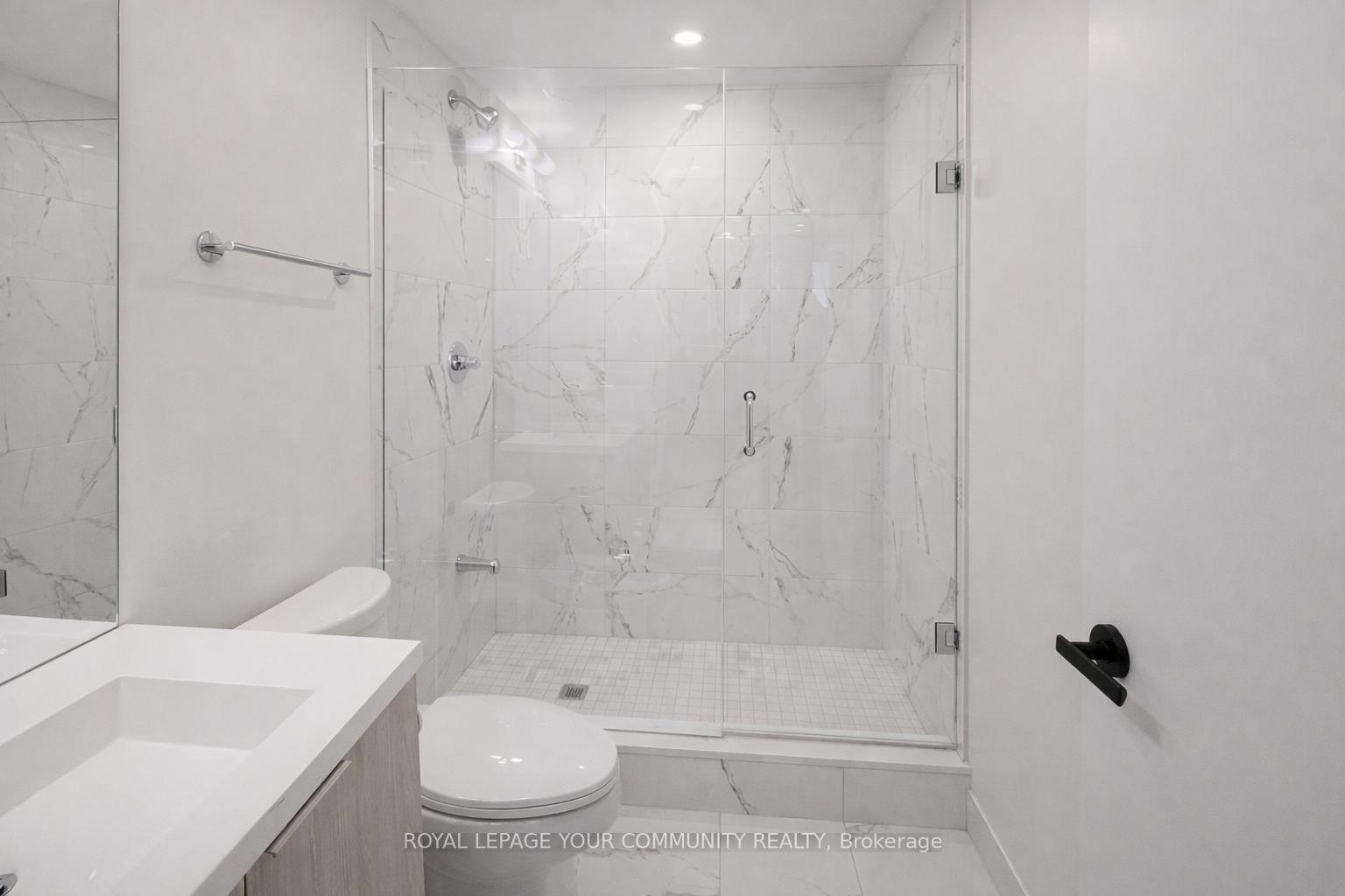 Photo 4 of Unit 4812, 8 Interchange Way S, Vaughan, Vaughan Corporate Centre — HOMEH