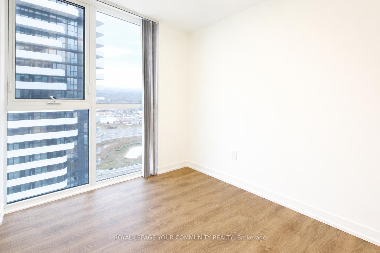 Photo 16 of Unit 4812, 8 Interchange Way S, Vaughan, Vaughan Corporate Centre — HOMEH