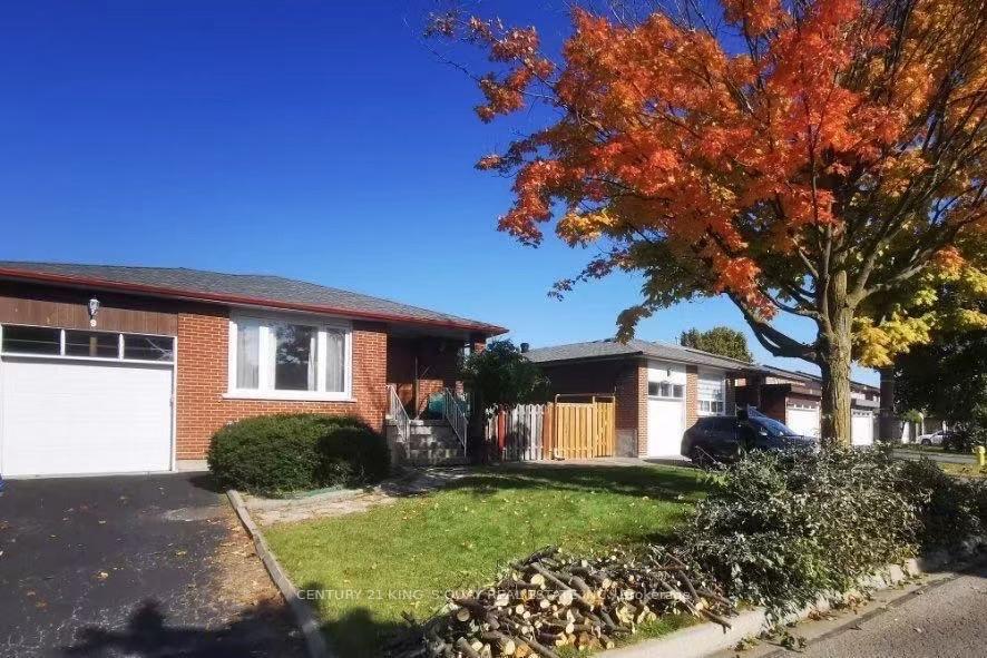 Photo 2 of 9 Barrington Crescent, Markham, Milliken Mills West — HOMEH