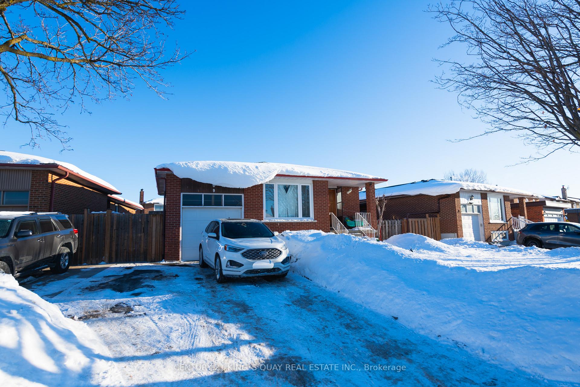 Photo 3 of 9 Barrington Crescent, Markham, Milliken Mills West — HOMEH