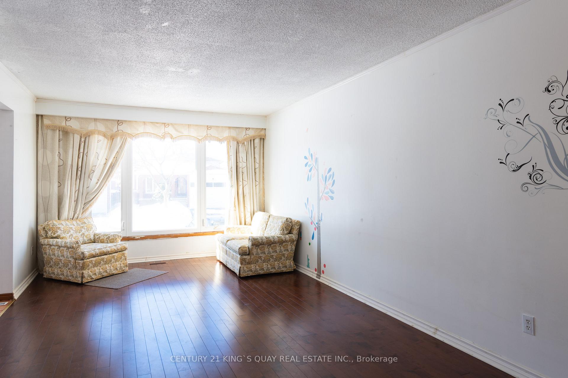 Photo 4 of 9 Barrington Crescent, Markham, Milliken Mills West — HOMEH