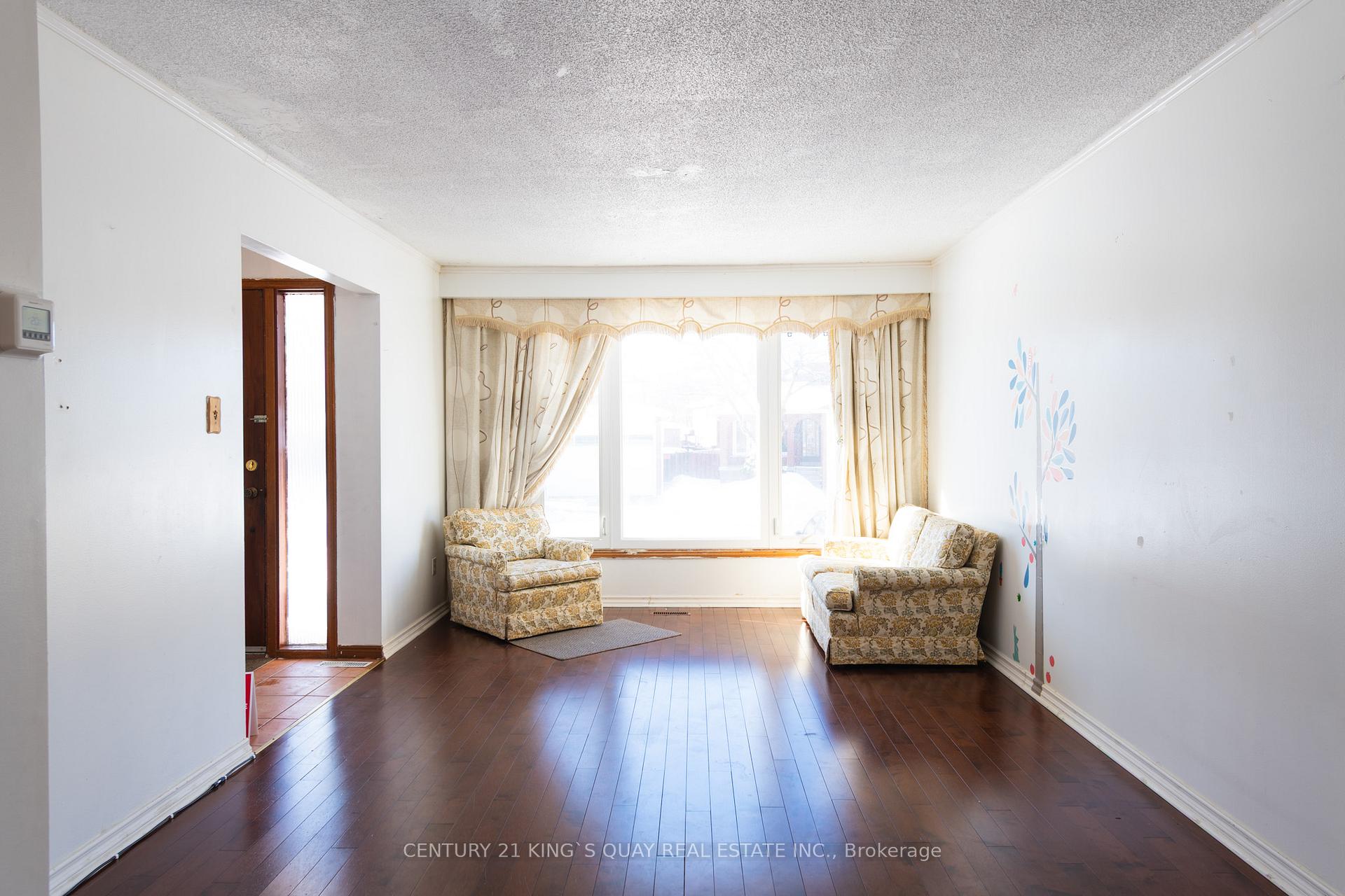 Photo 6 of 9 Barrington Crescent, Markham, Milliken Mills West — HOMEH