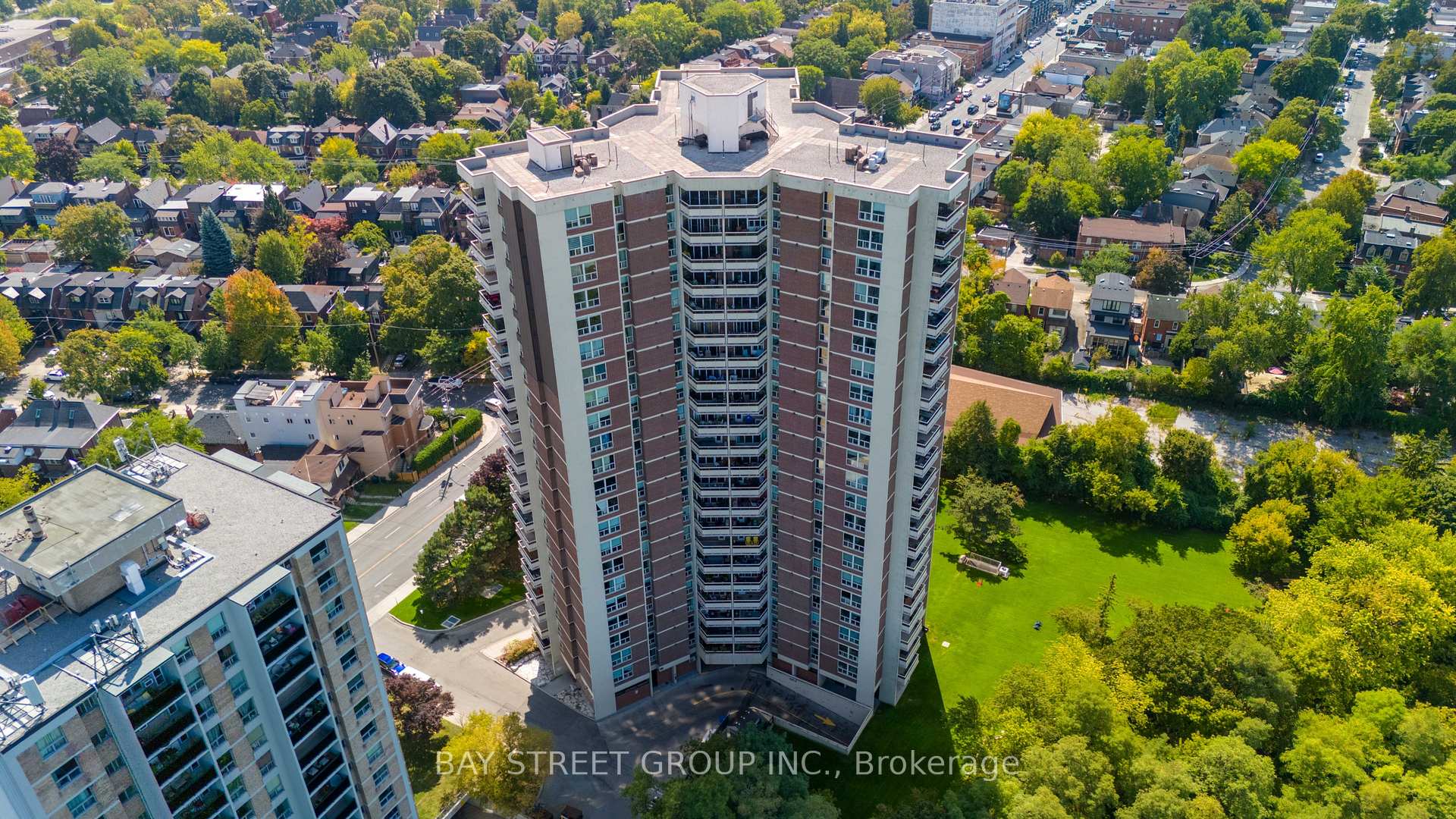Front of Unit 403, 980 Broadview Avenue