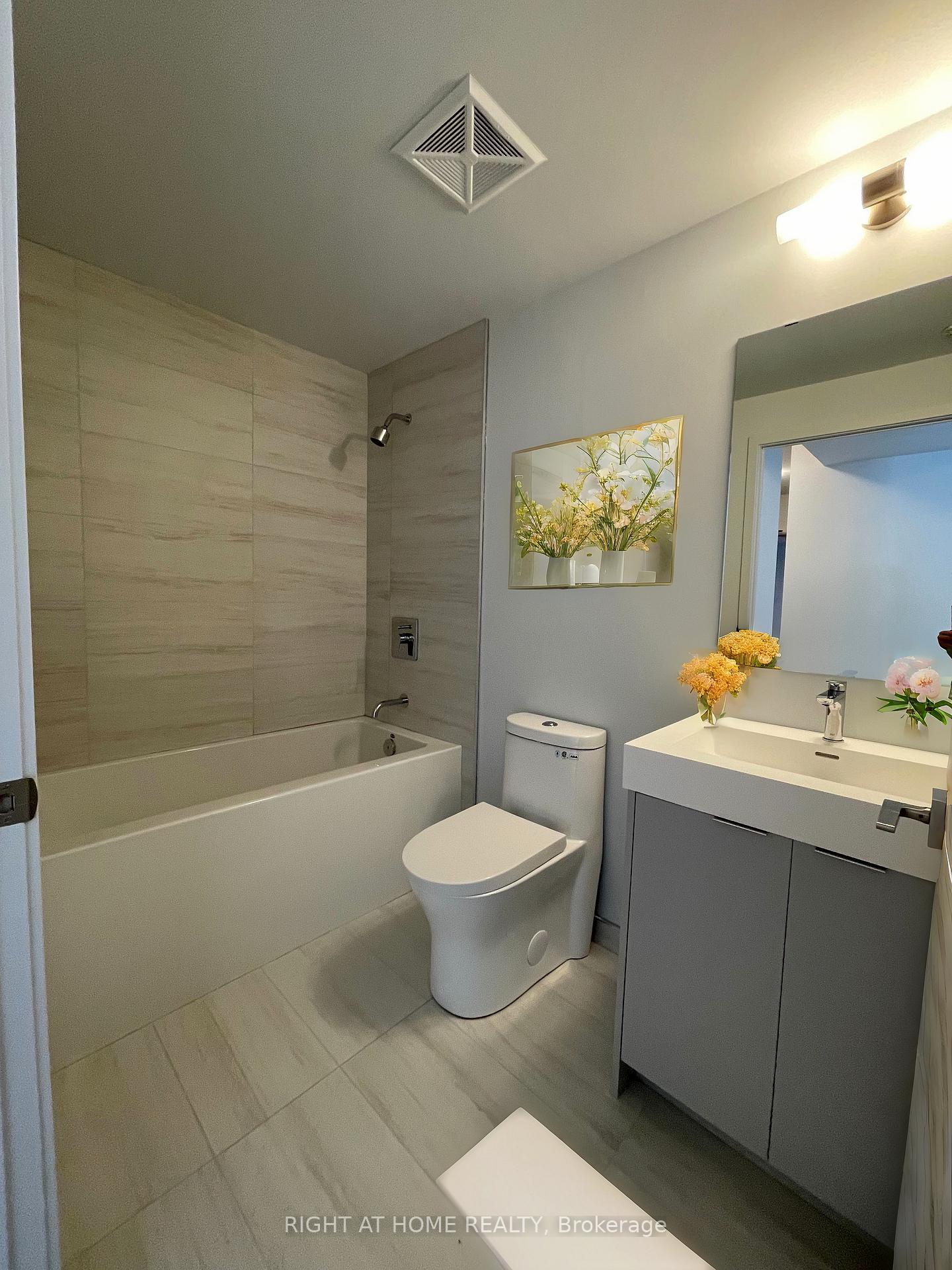 Photo 17 of Unit 4403, 2920 Highway 7, Vaughan, Concord — HOMEH