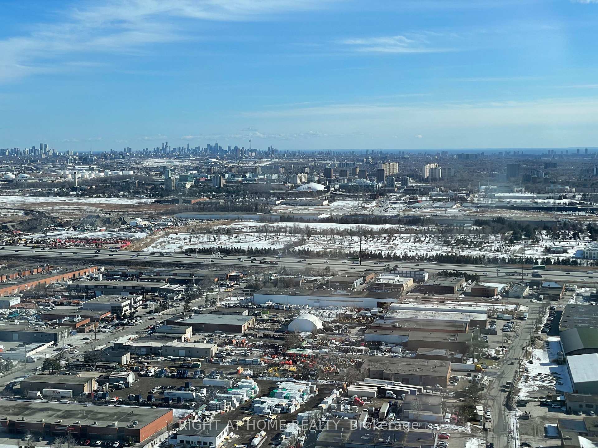 Photo 9 of Unit 4403, 2920 Highway 7, Vaughan, Concord — HOMEH