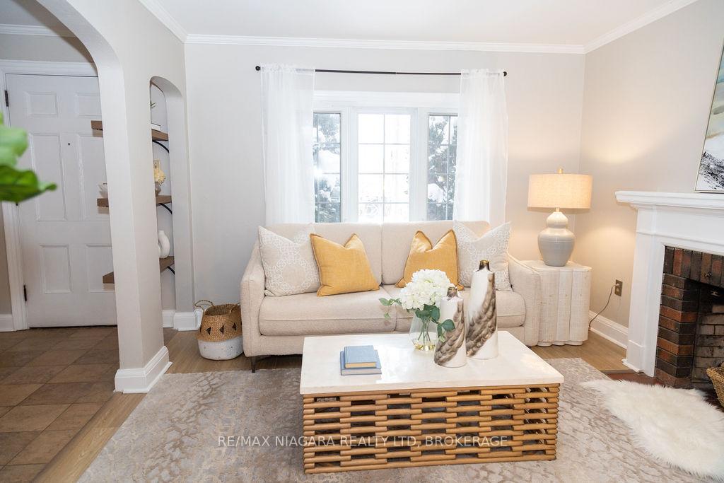 Photo 2 of 18 Welland Vale Road, St. Catharines, Downtown — HOMEH