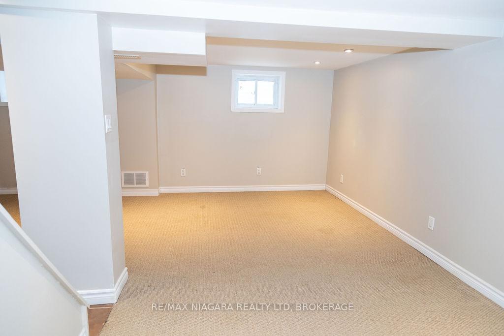 Photo 22 of 18 Welland Vale Road, St. Catharines, Downtown — HOMEH