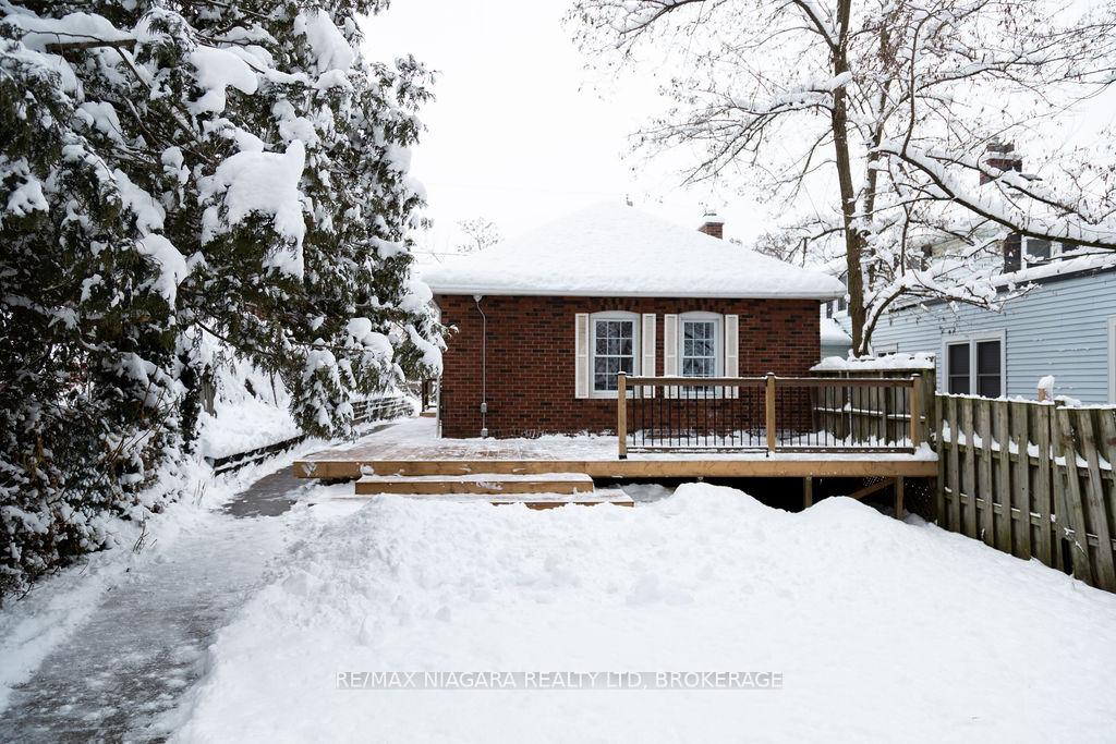 Photo 25 of 18 Welland Vale Road, St. Catharines, Downtown — HOMEH