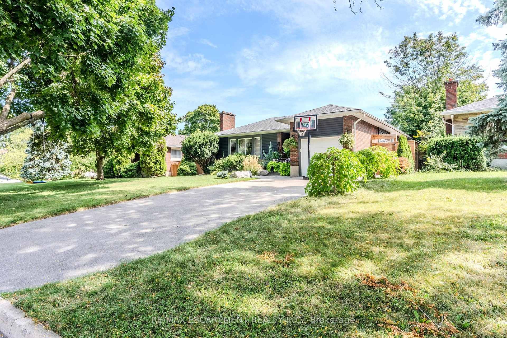 Photo 41 of 23 West Hampton Road, St. Catharines, Glendale/Glenridge — HOMEH