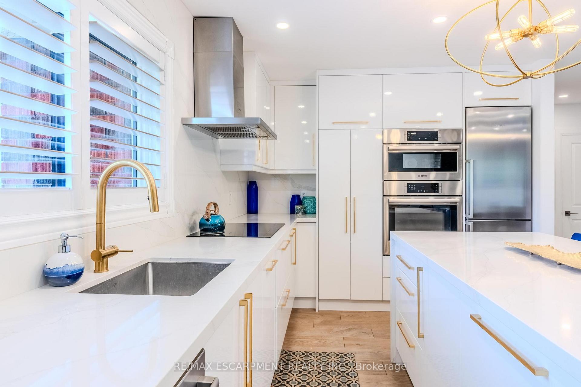 Photo 3 of 23 West Hampton Road, St. Catharines, Glendale/Glenridge — HOMEH