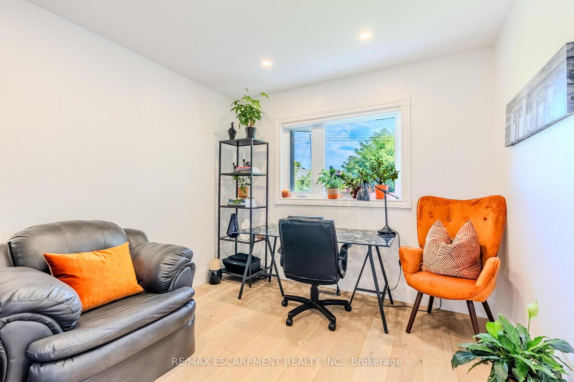 Photo 13 of 23 West Hampton Road, St. Catharines, Glendale/Glenridge — HOMEH