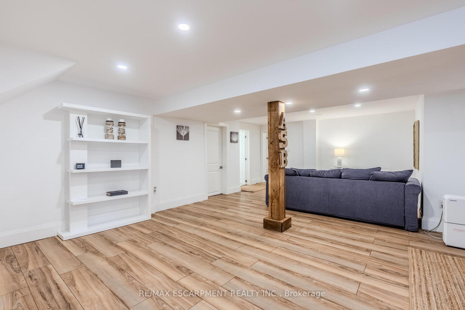 Photo 18 of 23 West Hampton Road, St. Catharines, Glendale/Glenridge — HOMEH