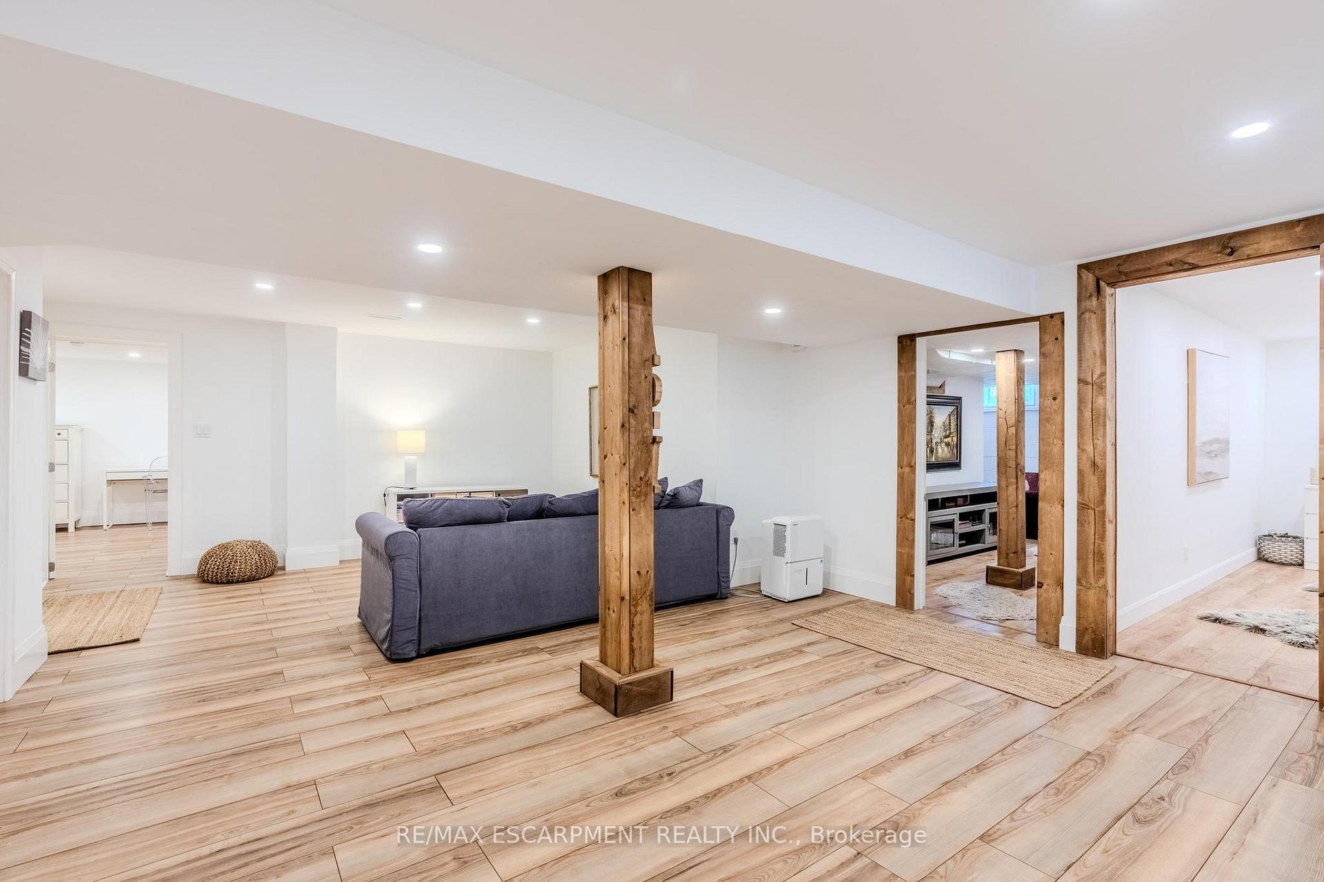 Photo 19 of 23 West Hampton Road, St. Catharines, Glendale/Glenridge — HOMEH