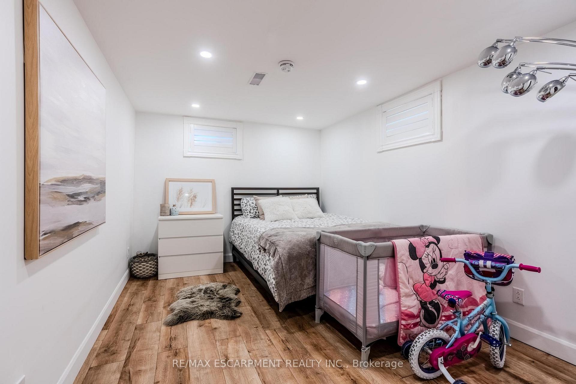 Photo 40 of 23 West Hampton Road, St. Catharines, Glendale/Glenridge — HOMEH