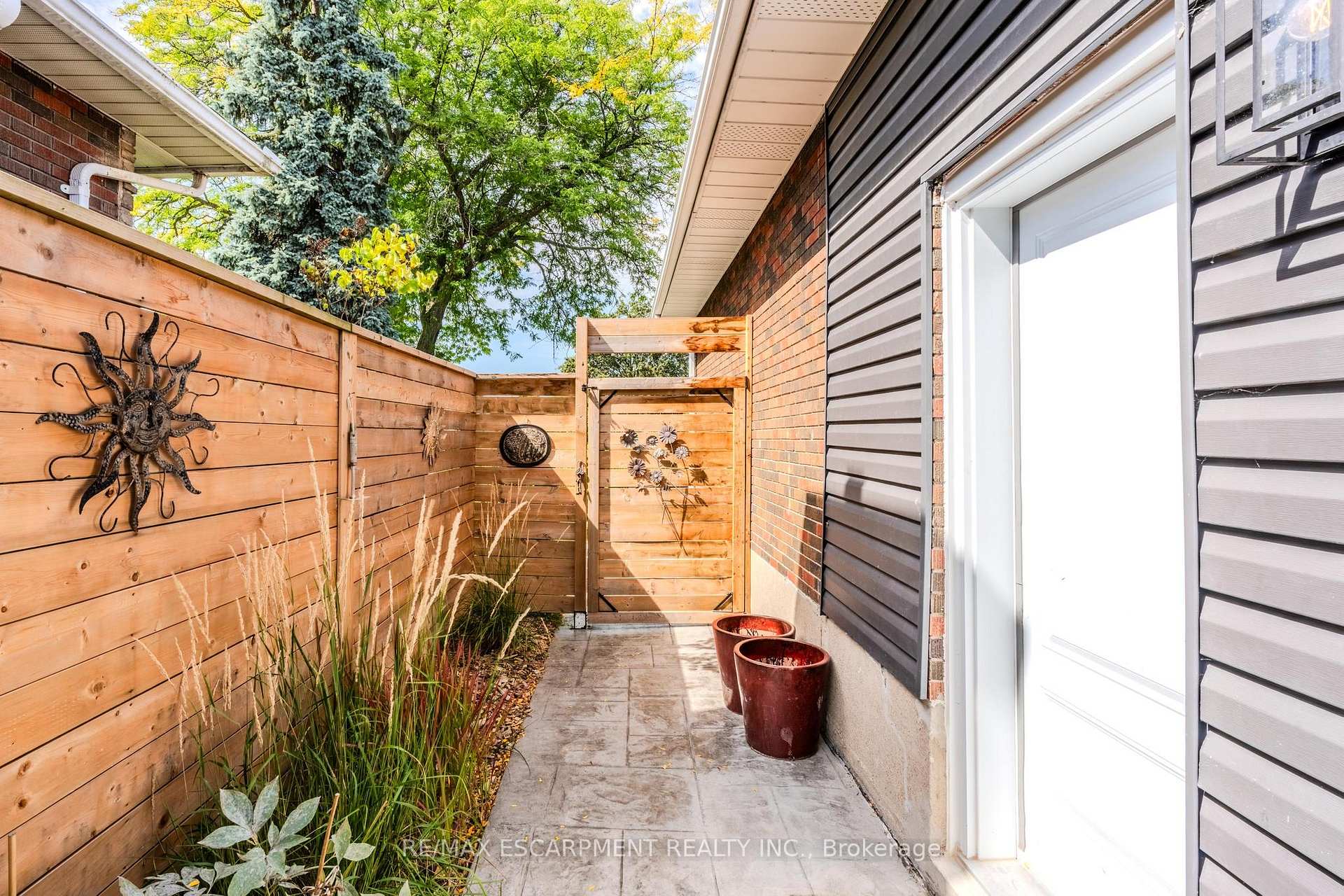Photo 36 of 23 West Hampton Road, St. Catharines, Glendale/Glenridge — HOMEH