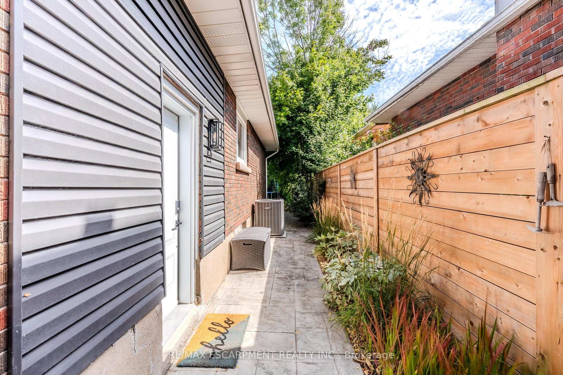 Photo 30 of 23 West Hampton Road, St. Catharines, Glendale/Glenridge — HOMEH