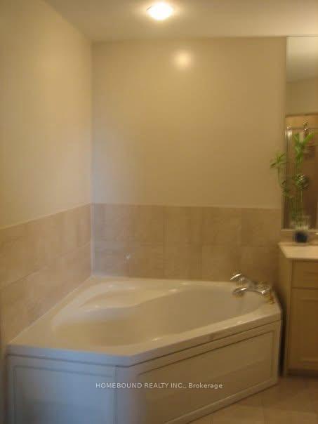 Photo 6 of Unit 507, 1 Cordoba Drive, Vaughan, Lakeview Estates — HOMEH
