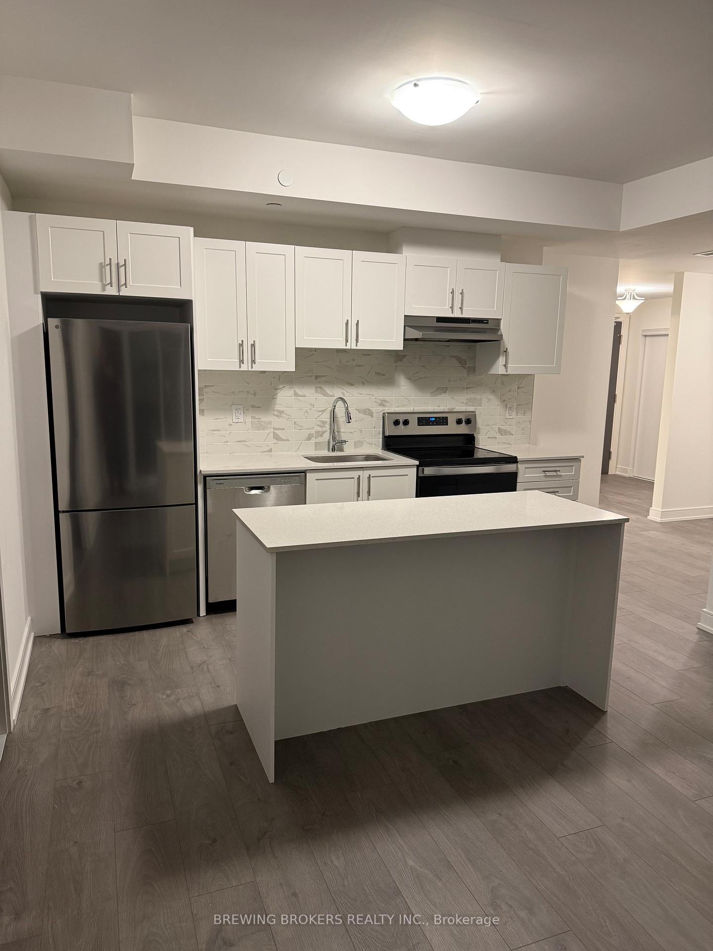 Photo 6 of Unit B710, 715 Davis Drive, Newmarket, Huron Heights-Leslie Valley — HOMEH