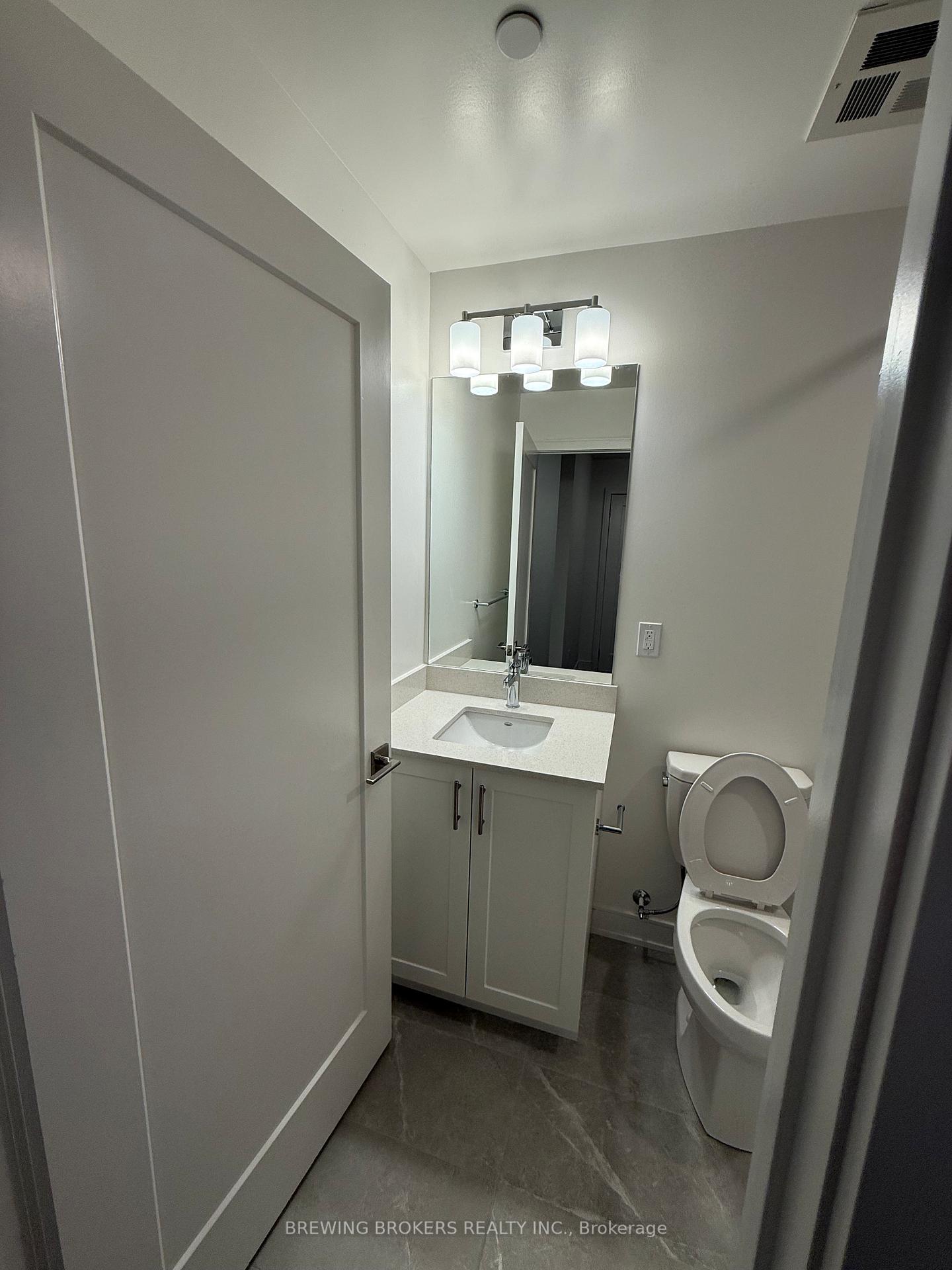 Photo 13 of Unit B710, 715 Davis Drive, Newmarket, Huron Heights-Leslie Valley — HOMEH