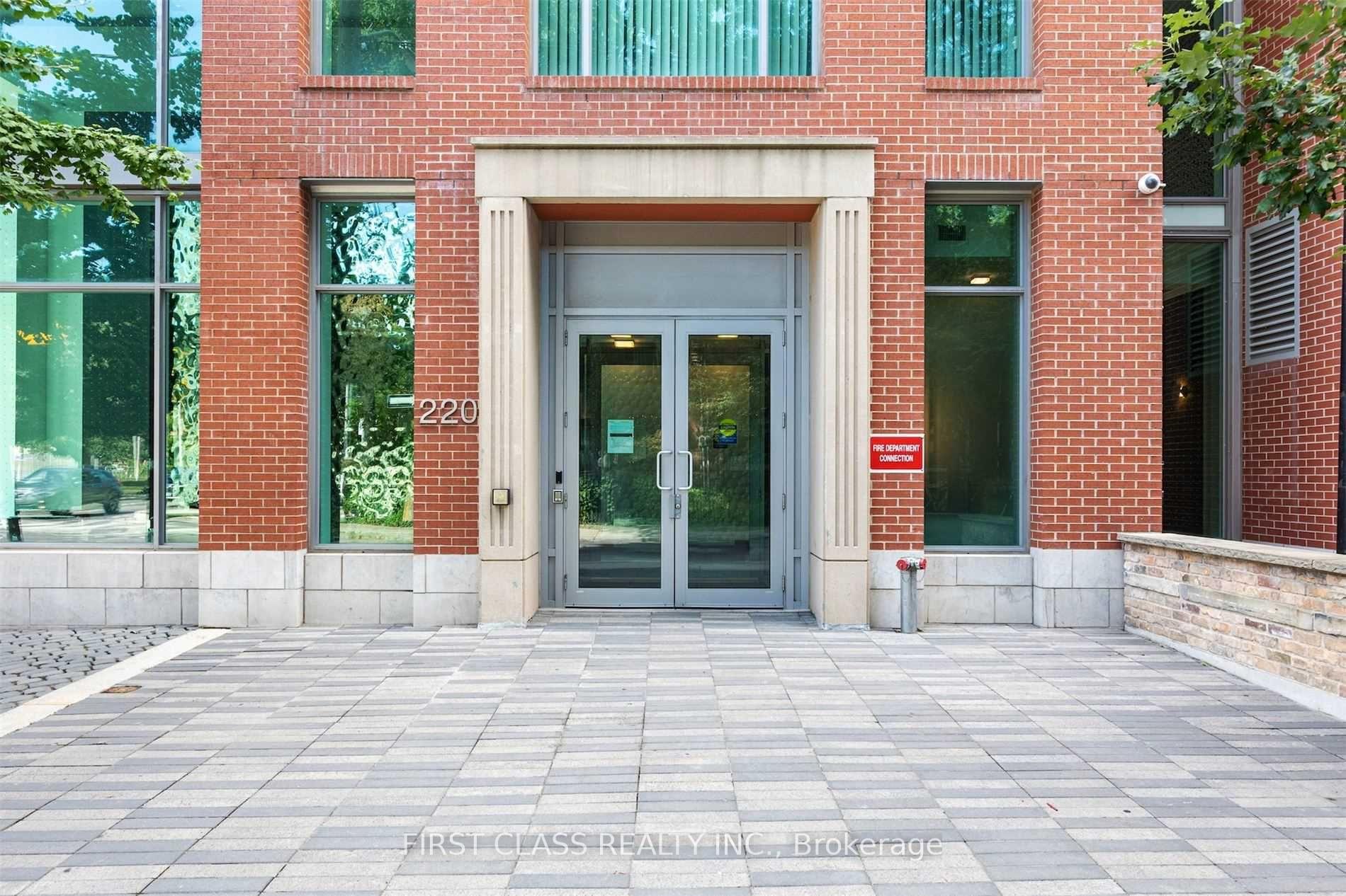 Front of Unit 907, 220 George Street