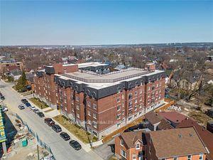 Front of Unit 416, 501 Frontenac Street