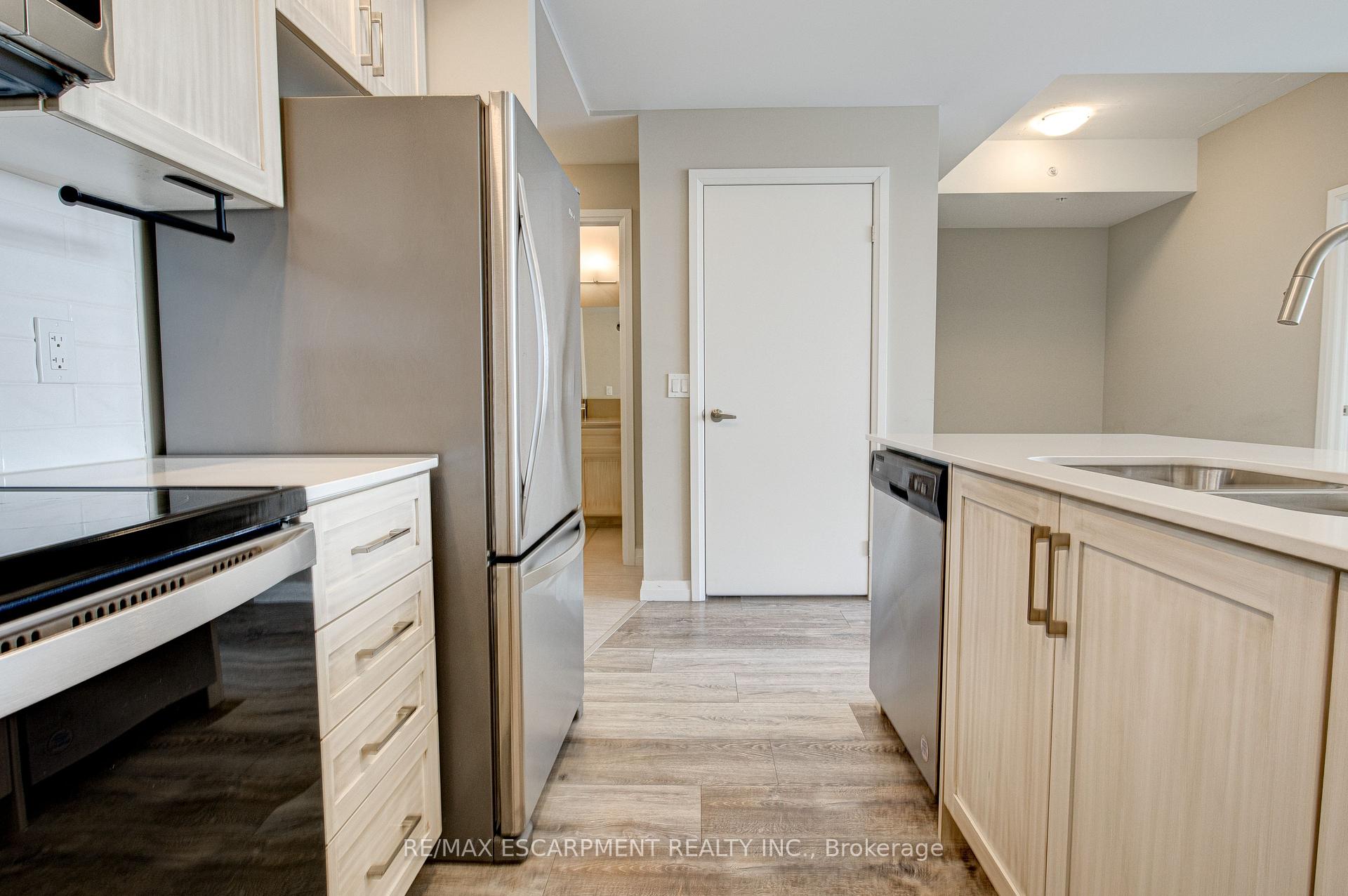 Photo 6 of Unit 1007, 108 Garment Street, Waterloo — HOMEH
