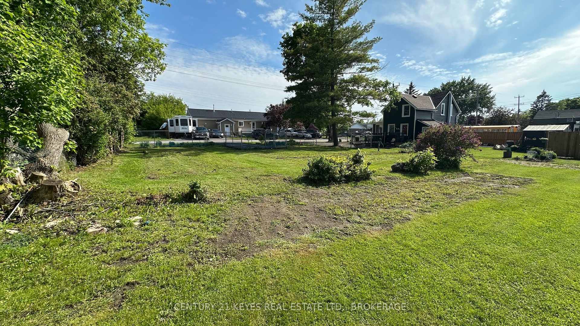 Photo 3 of 376 Second Street, Gananoque — HOMEH