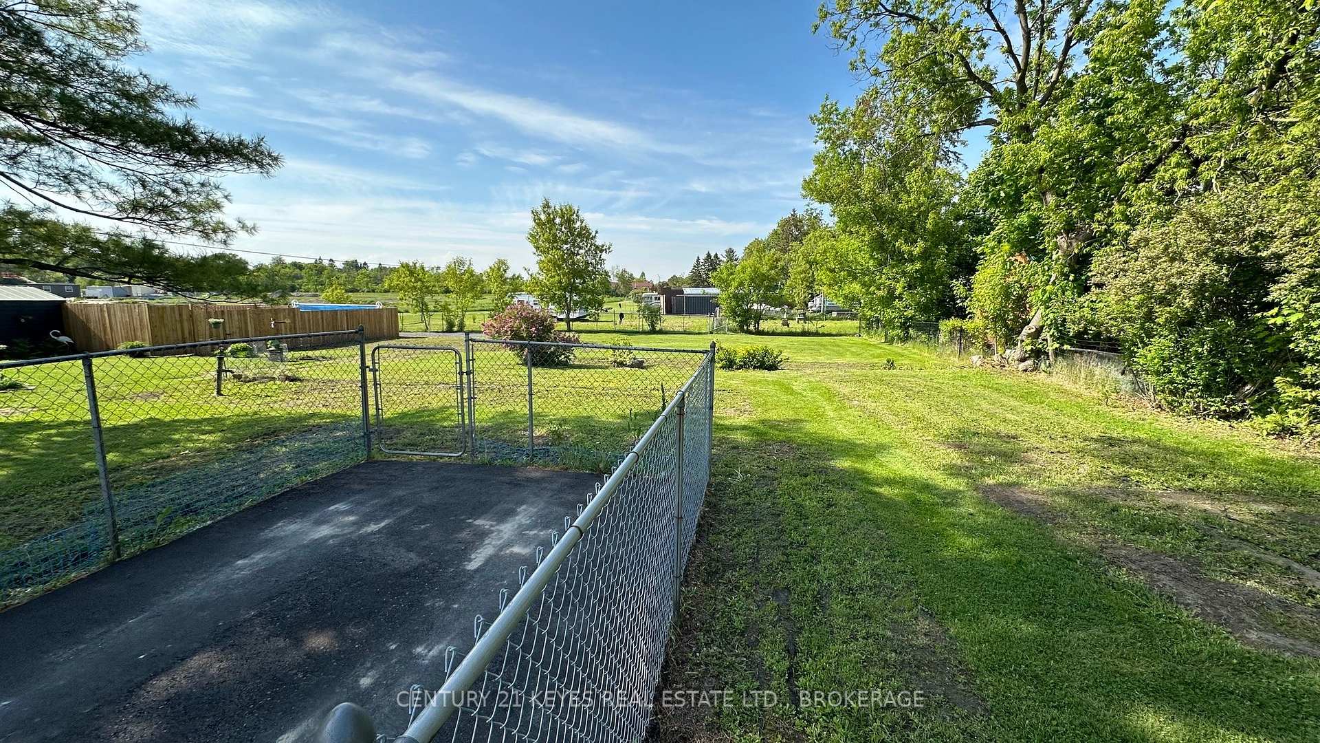 Photo 7 of 376 Second Street, Gananoque — HOMEH