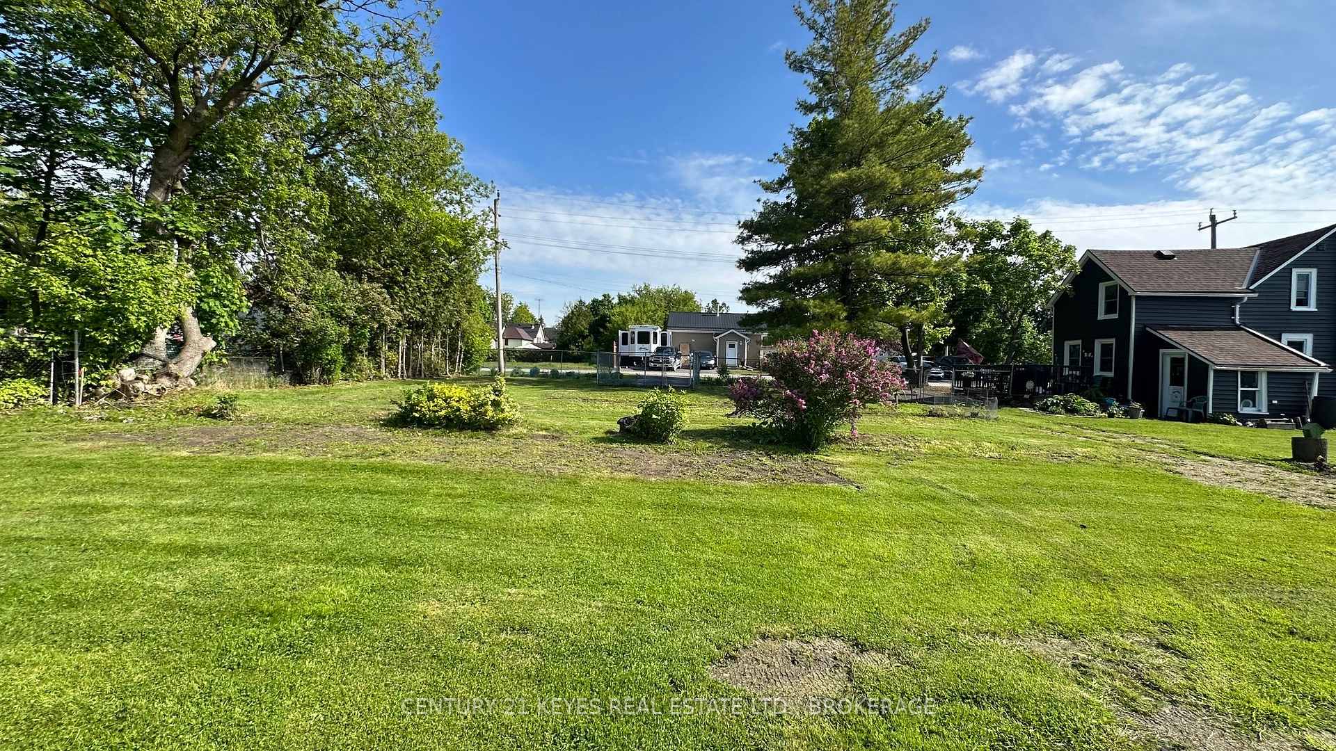 Photo 12 of 376 Second Street, Gananoque — HOMEH