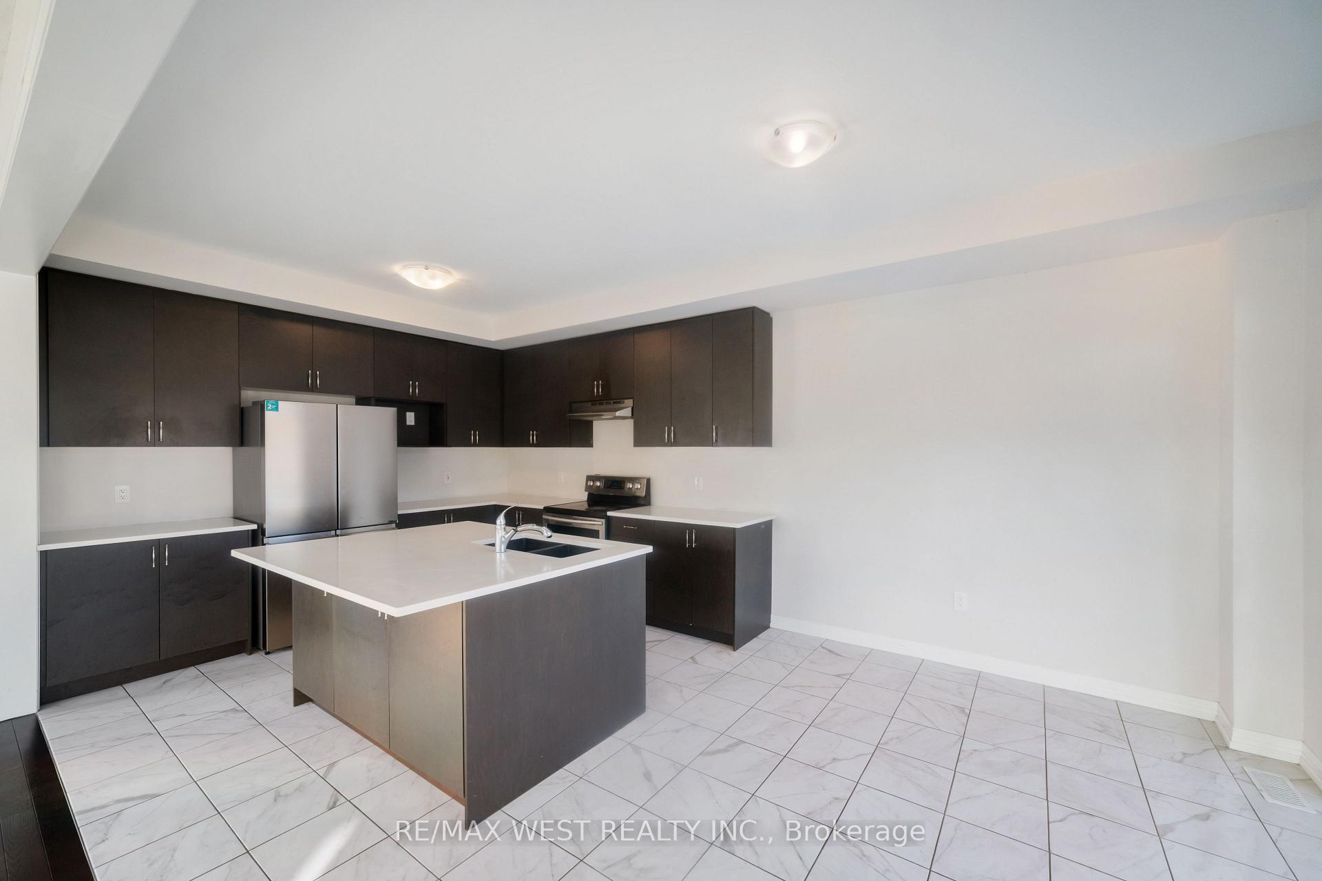 Photo 4 of 297 Bismark Drive, Cambridge — HOMEH