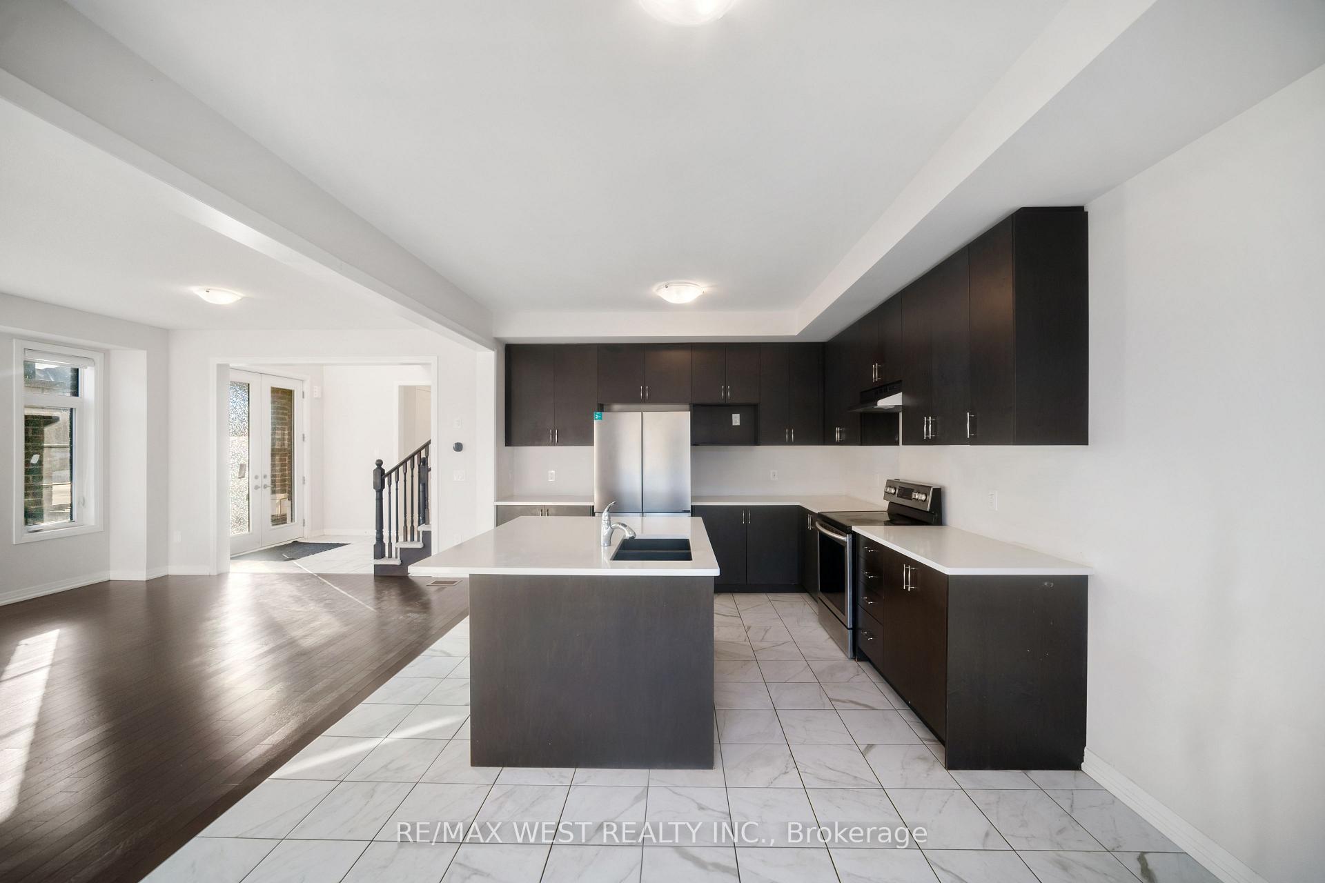 Photo 10 of 297 Bismark Drive, Cambridge — HOMEH
