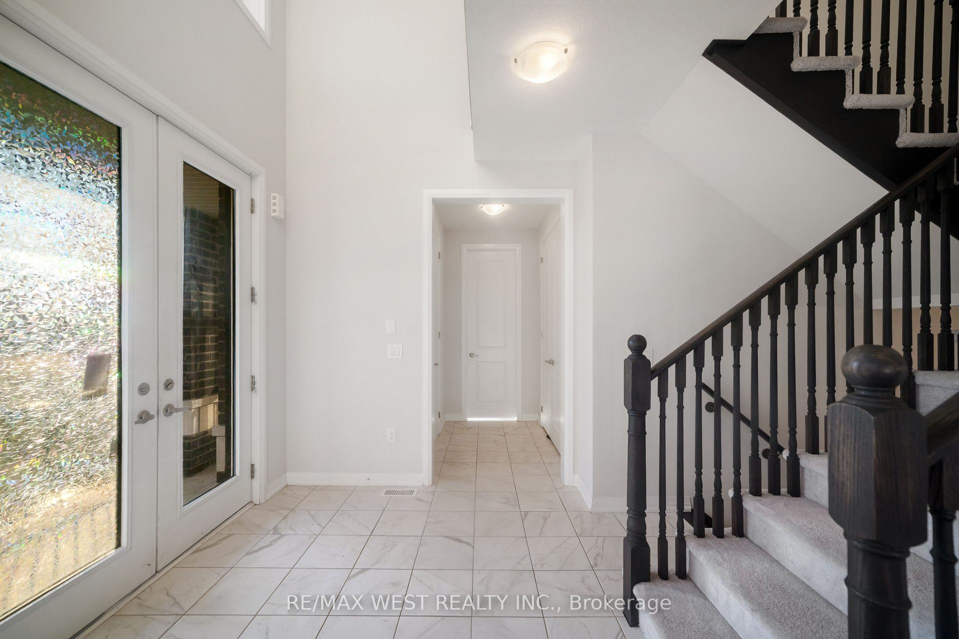 Photo 11 of 297 Bismark Drive, Cambridge — HOMEH
