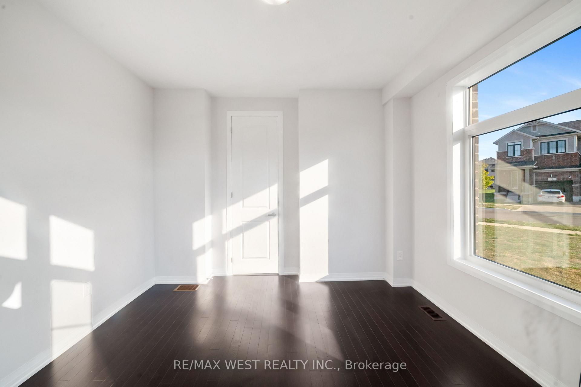 Photo 12 of 297 Bismark Drive, Cambridge — HOMEH