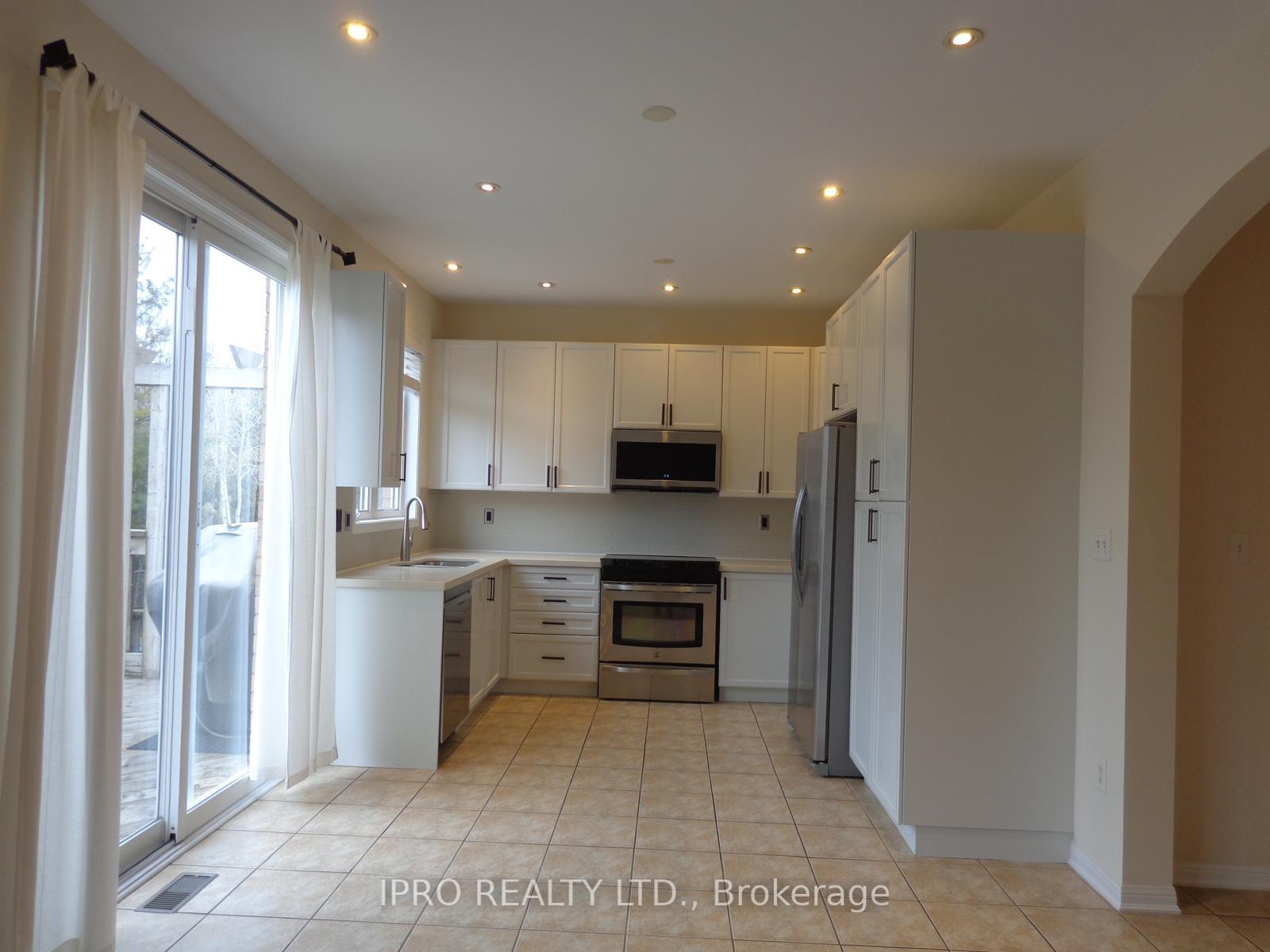 Photo 3 of 3263 Mccurdy Court, Burlington, Alton — HOMEH