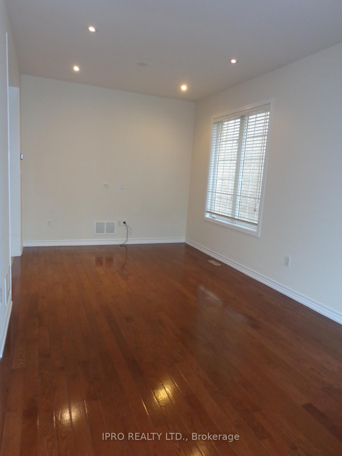 Photo 4 of 3263 Mccurdy Court, Burlington, Alton — HOMEH